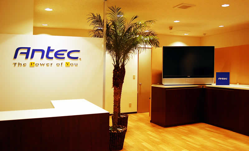 Antec�V���[���[��
