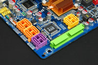 SATA�U�C���^�[�t�F�[�X�Ή�