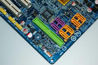 3Gb/�b SATA�U�C���^�[�t�F�[�X�Ή�