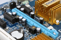 PCI-Express�C���^�[�t�F�C�X����