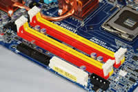DDR2-1066MH�� �f���A���`�����l���Ή�